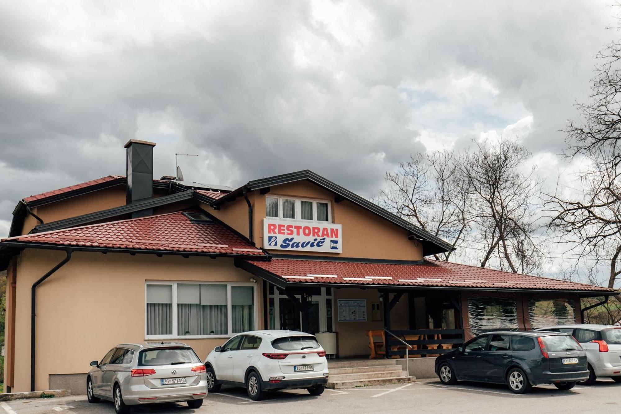 KrnjakRestoran I Sobe Savic住宿加早餐旅馆 外观 照片